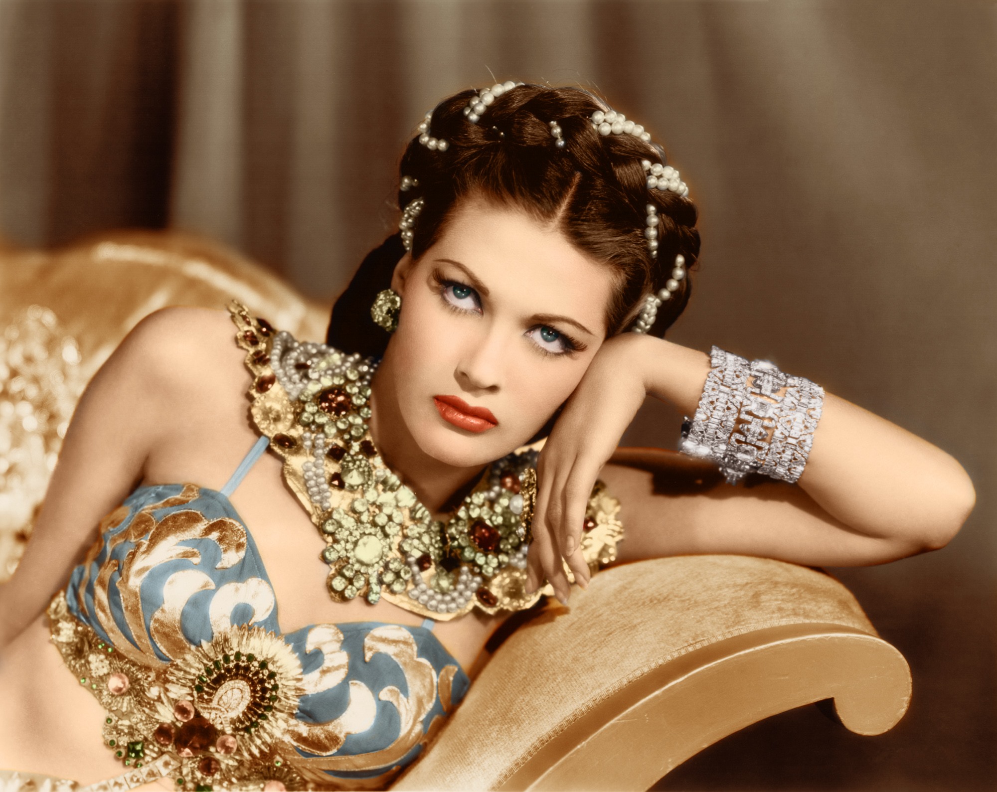 Yvonne De Carlo (September 1, 1922 – January 8, 2007) Watch Yvonne 
