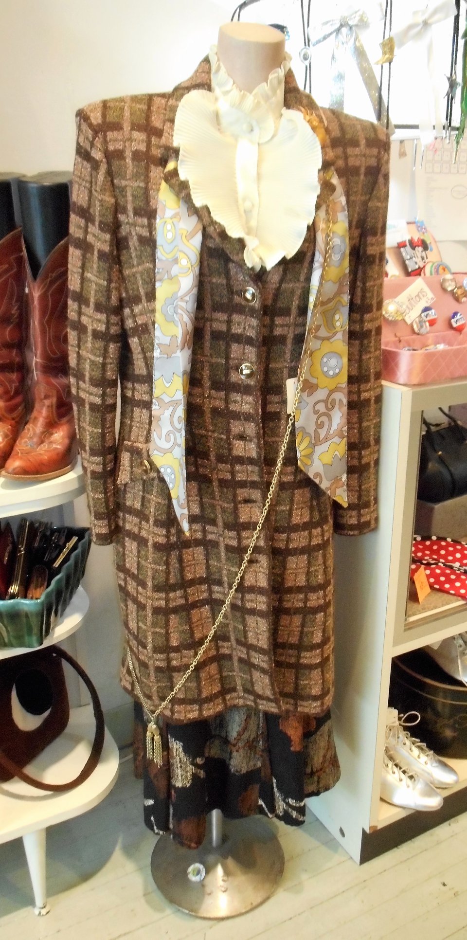 I found this 1980s St. John by Marie Gray set and is an absolute