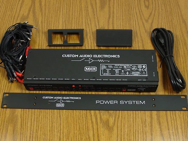 How does the MXR CAE MC 403 power system hold up against Cioks or
