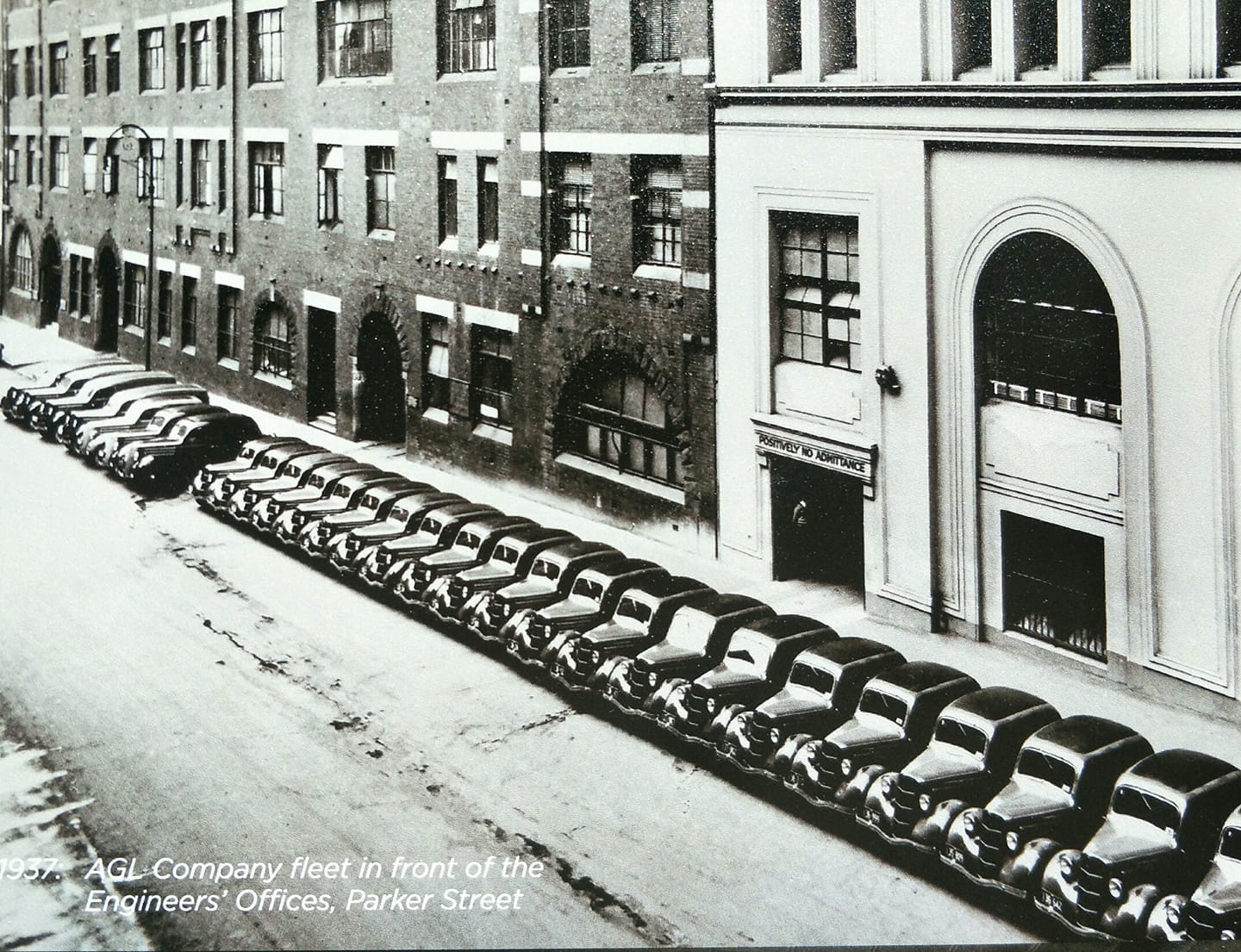 Old Sydney Album | A history of AGL In the old AGL building @ 377 Pitt ...