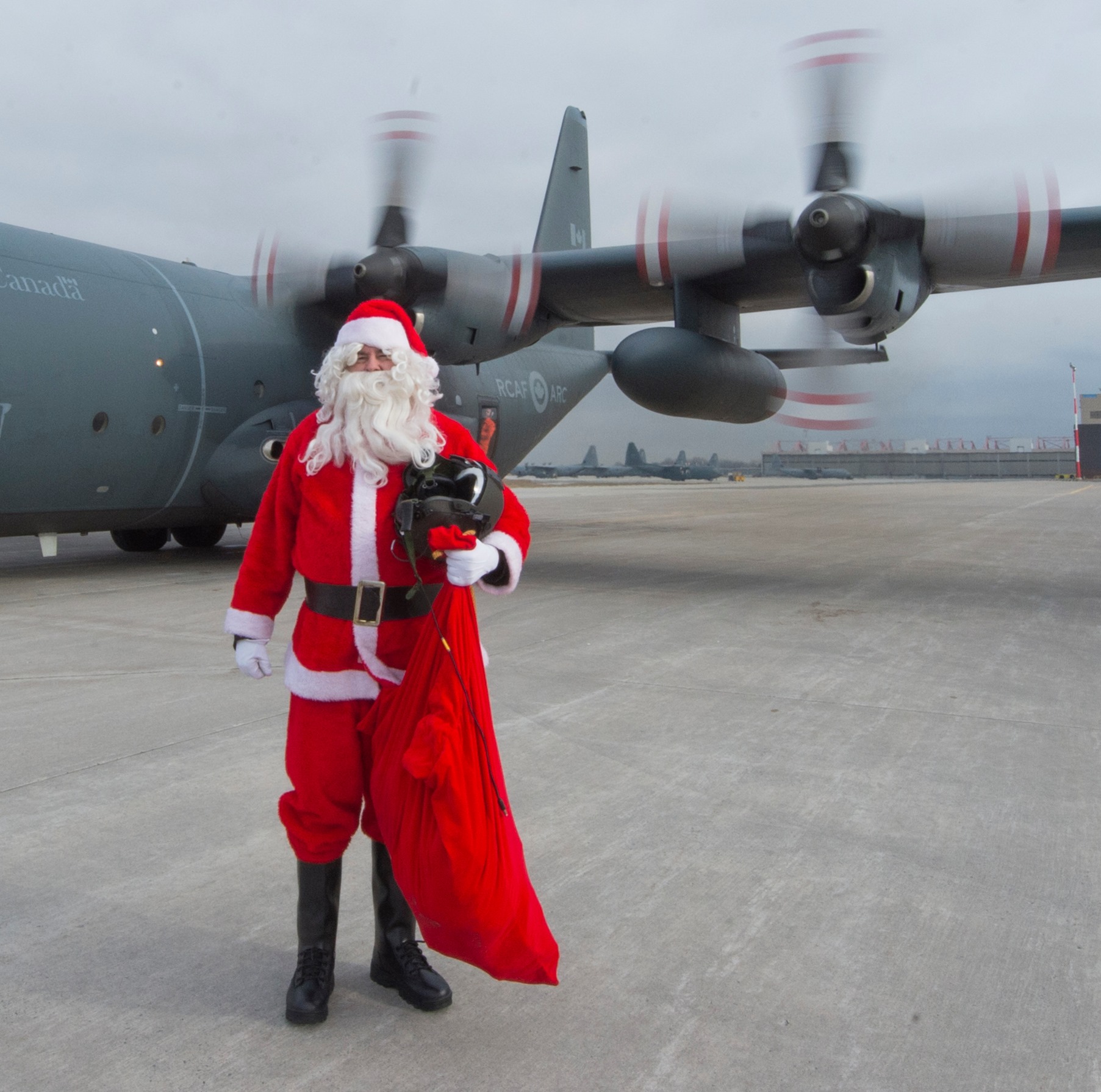 #SaluteSaturday: Santa takes a... - Royal Canadian Air Force