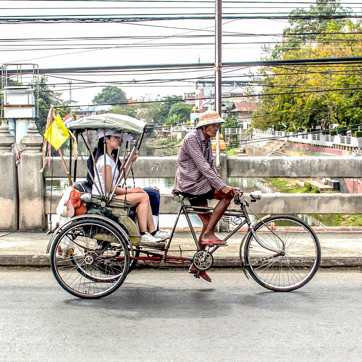 Amazing Thailand - Nan’s rickshaw Nan’s idyllic man-propelled rickshaw ...