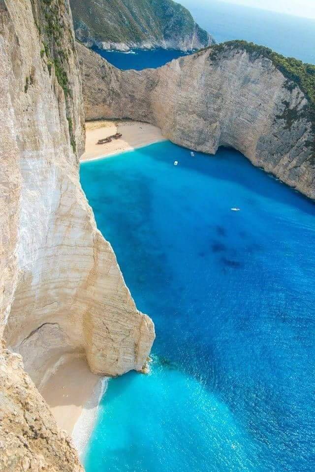 Playa - Cuevas azules - isla de zante, Grecia | Facebook