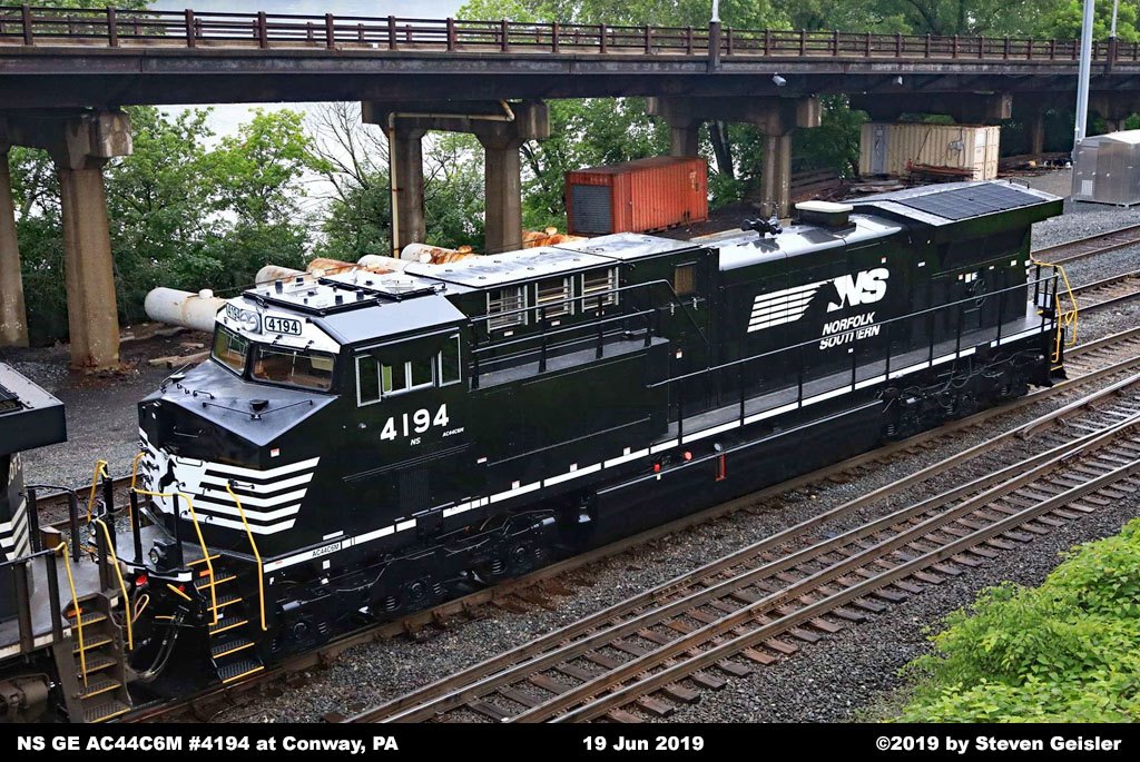 Norfolk Southern receives rebuilt AC44C6M locomotive