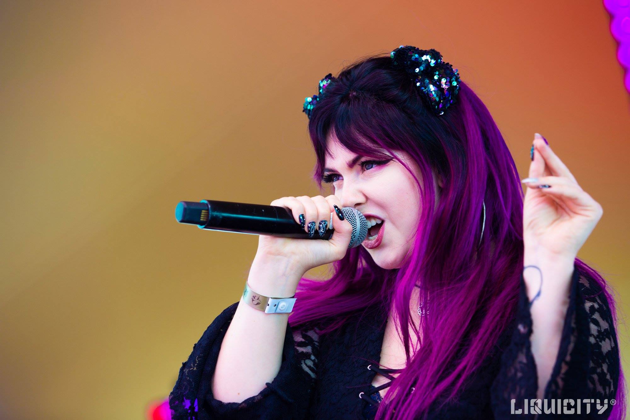 VEELA - Home | Facebook