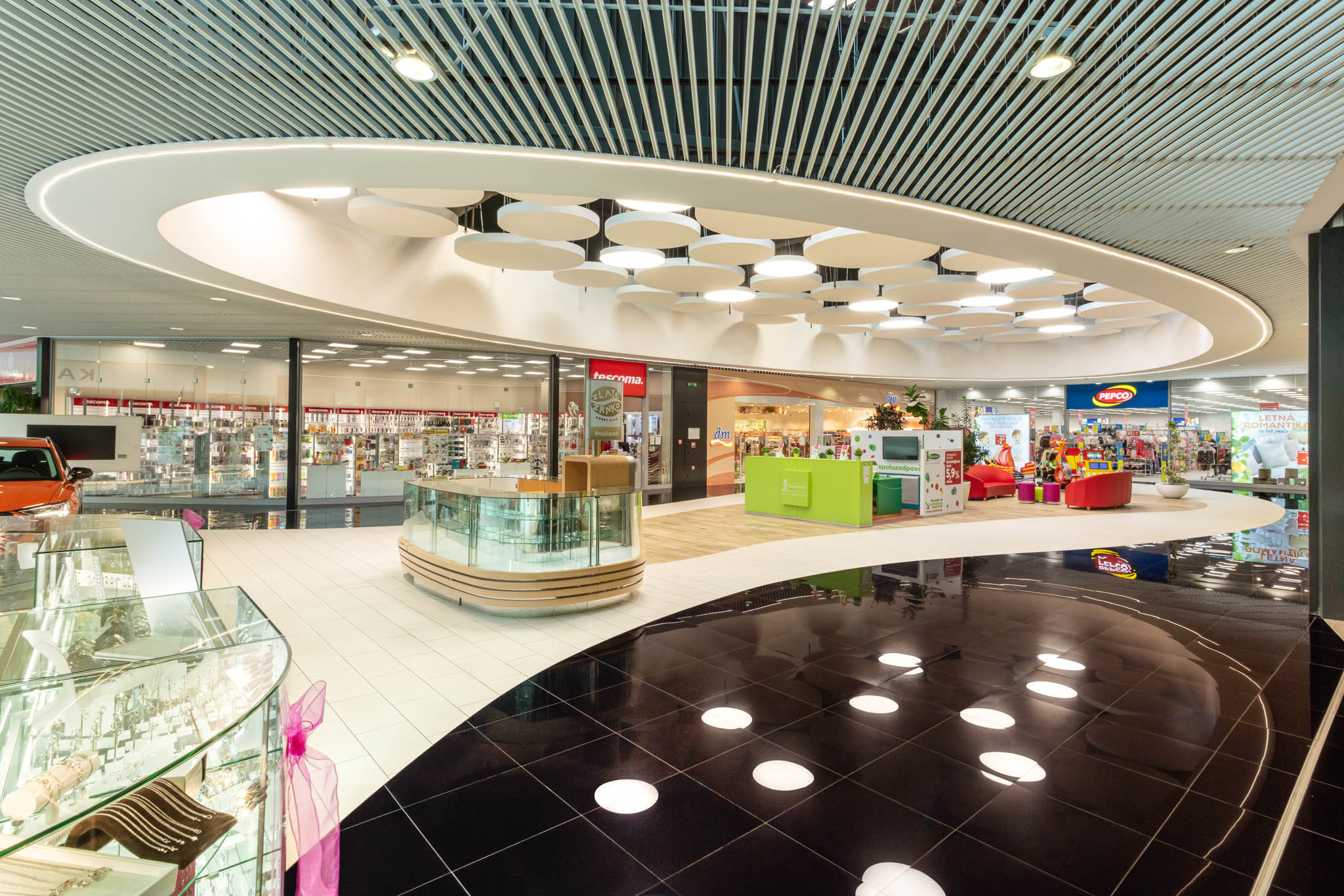 OC Optima - Nakuknite do tejto časti 🛍️ Optimy, kde na vás čaká ...