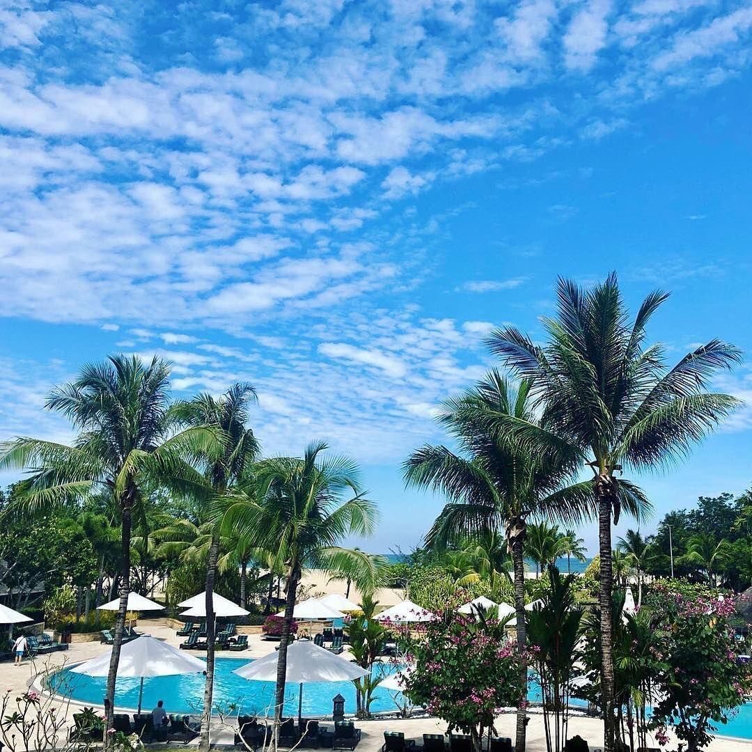 Shangri-La - Tropical blue sky to brighten your stay Shangri-La’s Rasa ...