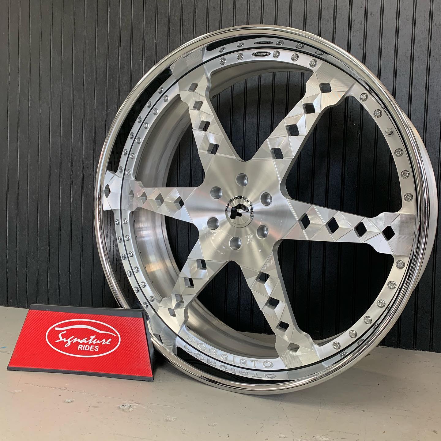 Signature Rides - 🚨NEW WHEEL🚨 1st set of 28” FORGAITO... | Facebook
