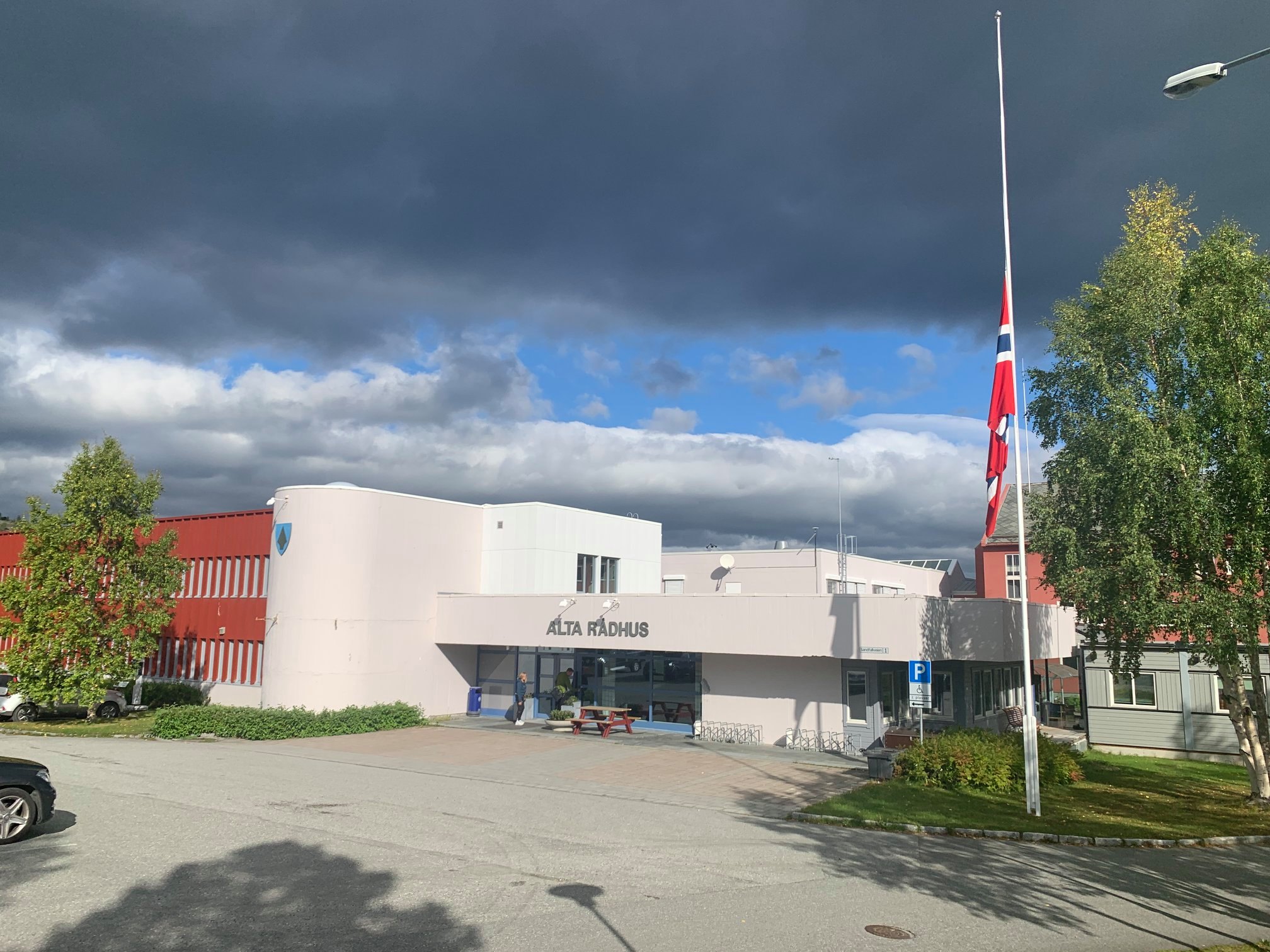 Alta - - Vi er i dyp sorg. Seks mennesker med livet foran seg har gått ...
