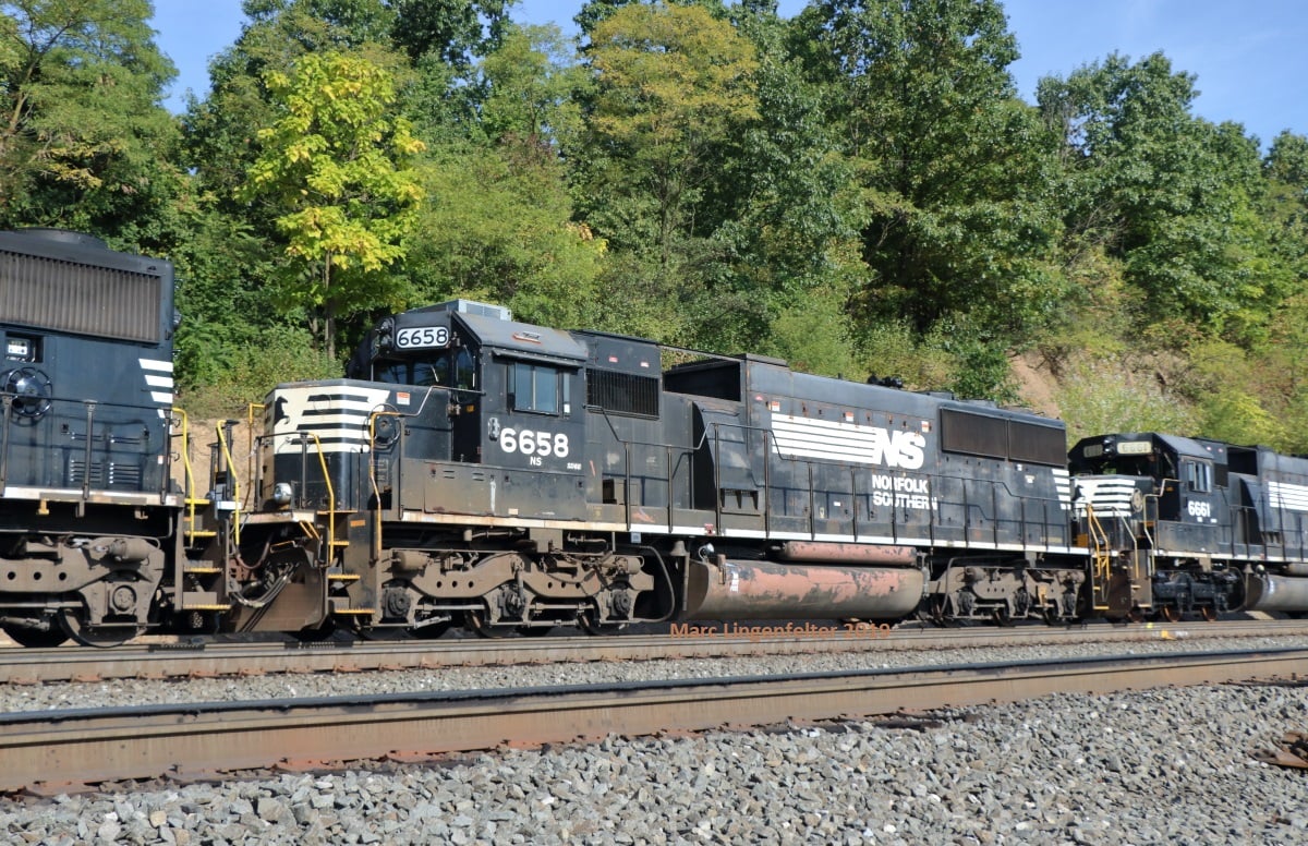 Norfolk Southern retires SD60's 6658 and 6661