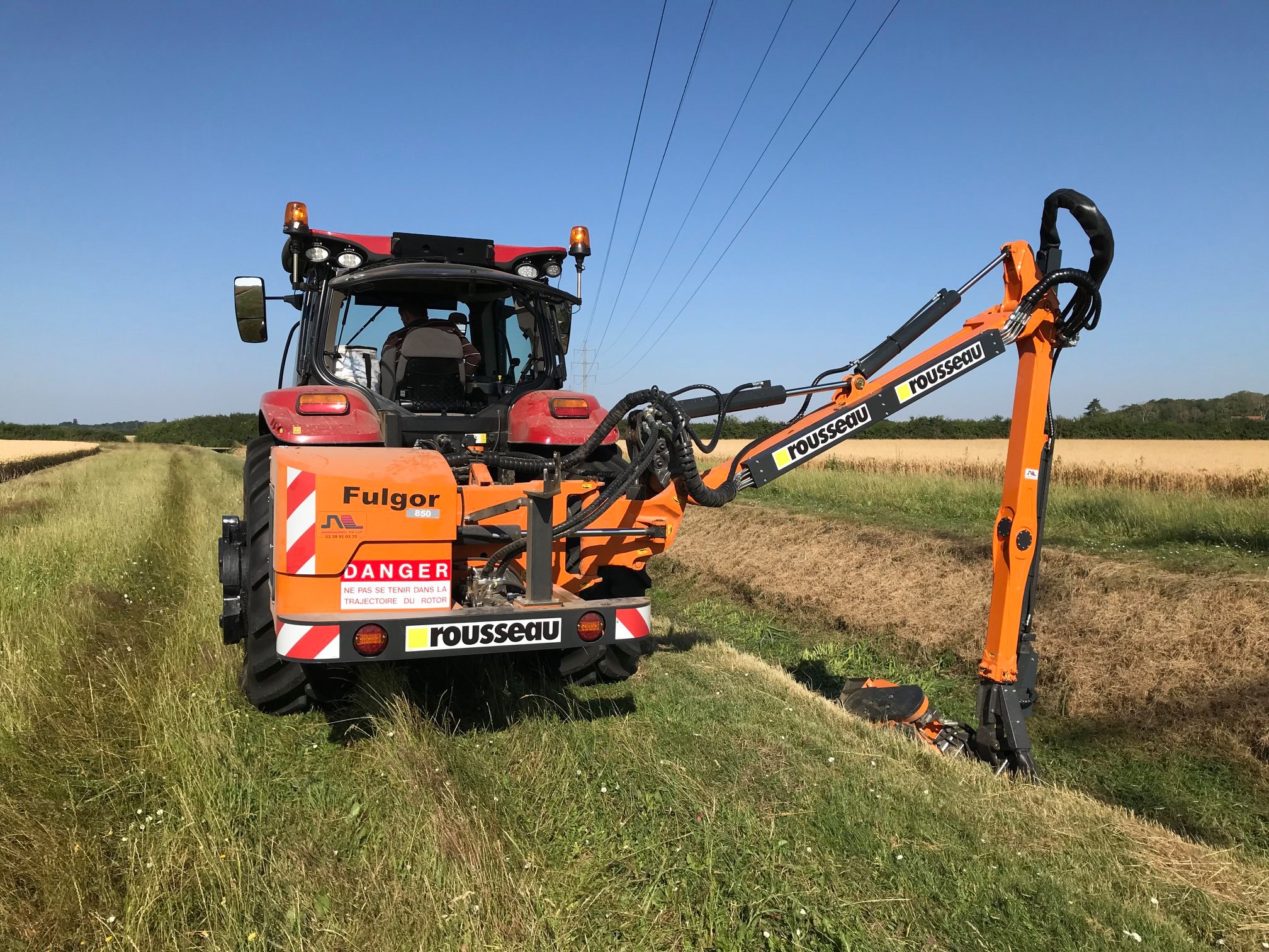 FULGOR 850 sur porteur CASE IH... - Rousseau SAS - Epareuses