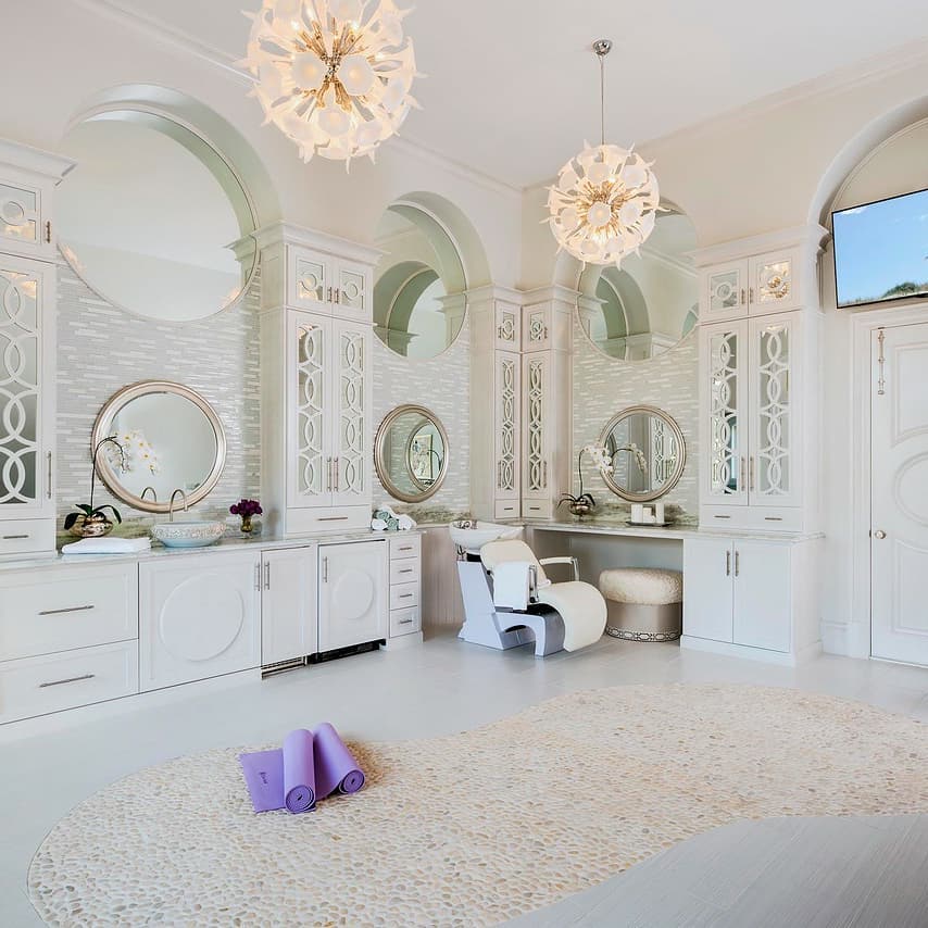 Homes of the Rich added a new photo —... - Homes of the Rich