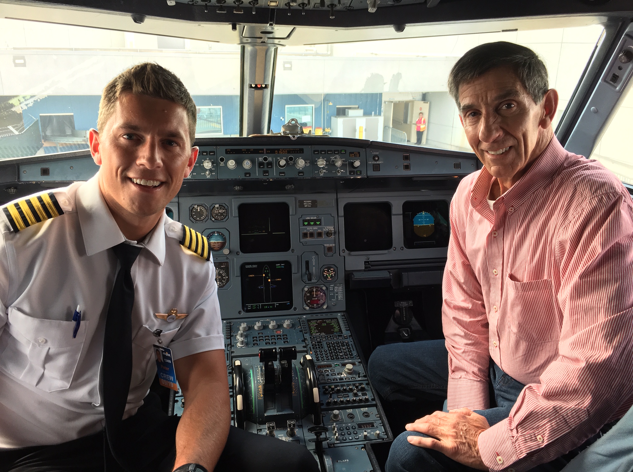 Airline Pilot Trip: BOG-MDE-MIA ️ 👕: @flightuniform (code: PilotPeteFly ...