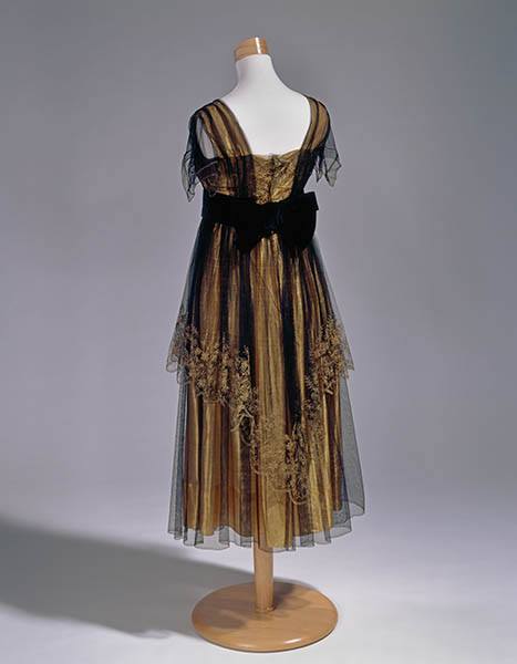 1918 formal dresses evening dress foreshadows 1920s fashion trends Weill Paris classic wool dresses