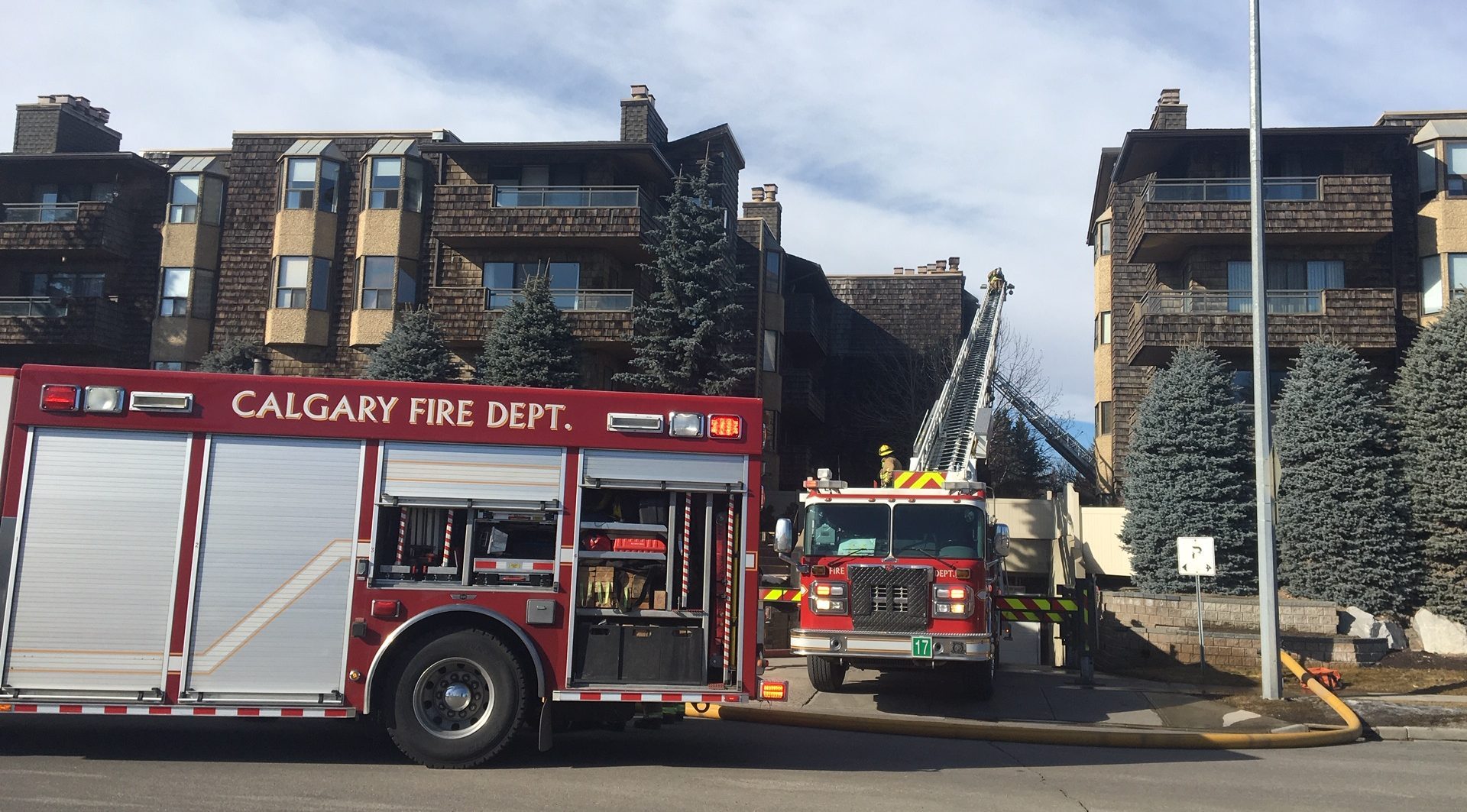 Canadian Fire and EMS | Calgary, Alberta - 6 Ladder (L0511) - 2011 ...