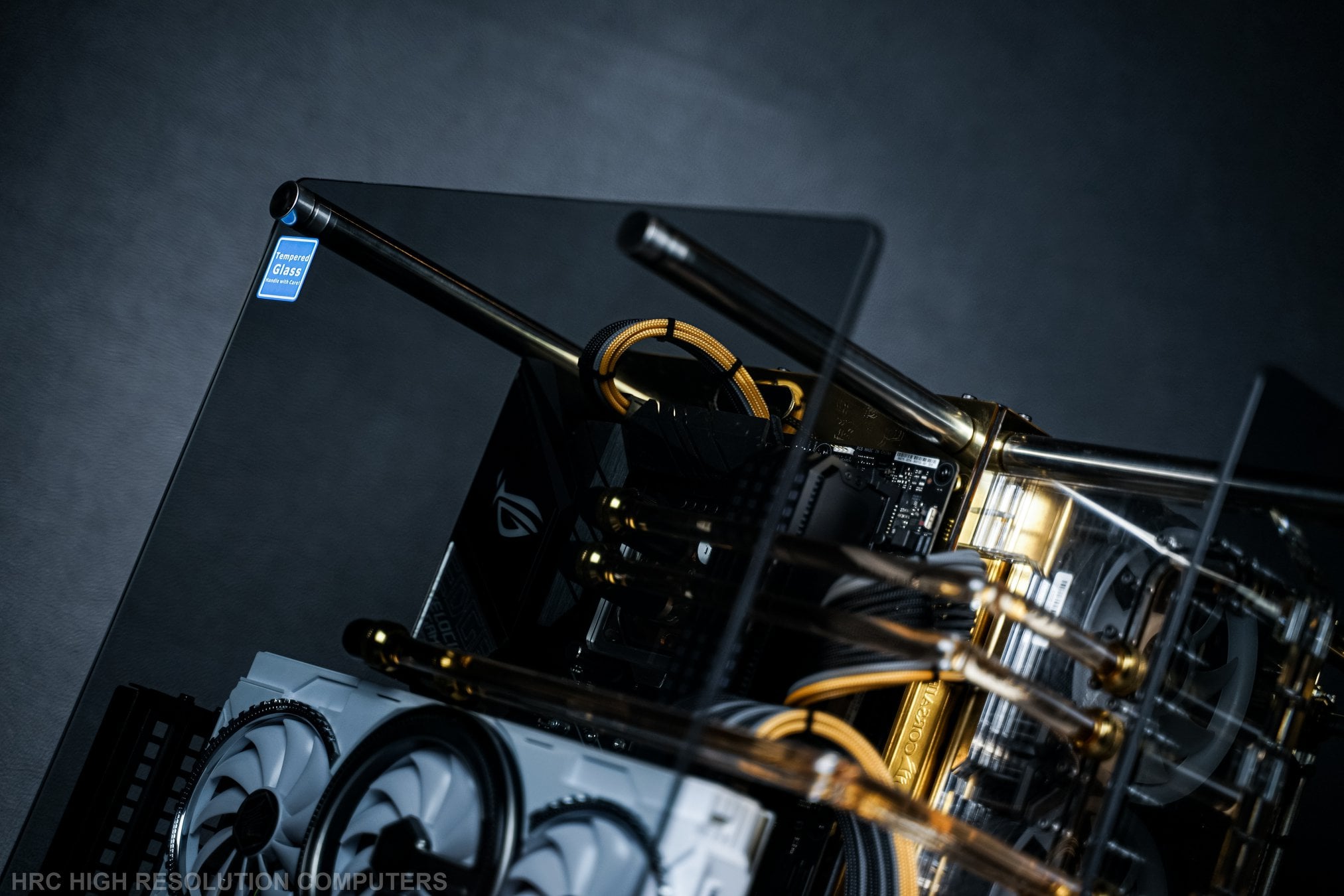 This Core P90 build is pure... - Thermaltake Technology Inc | Facebook
