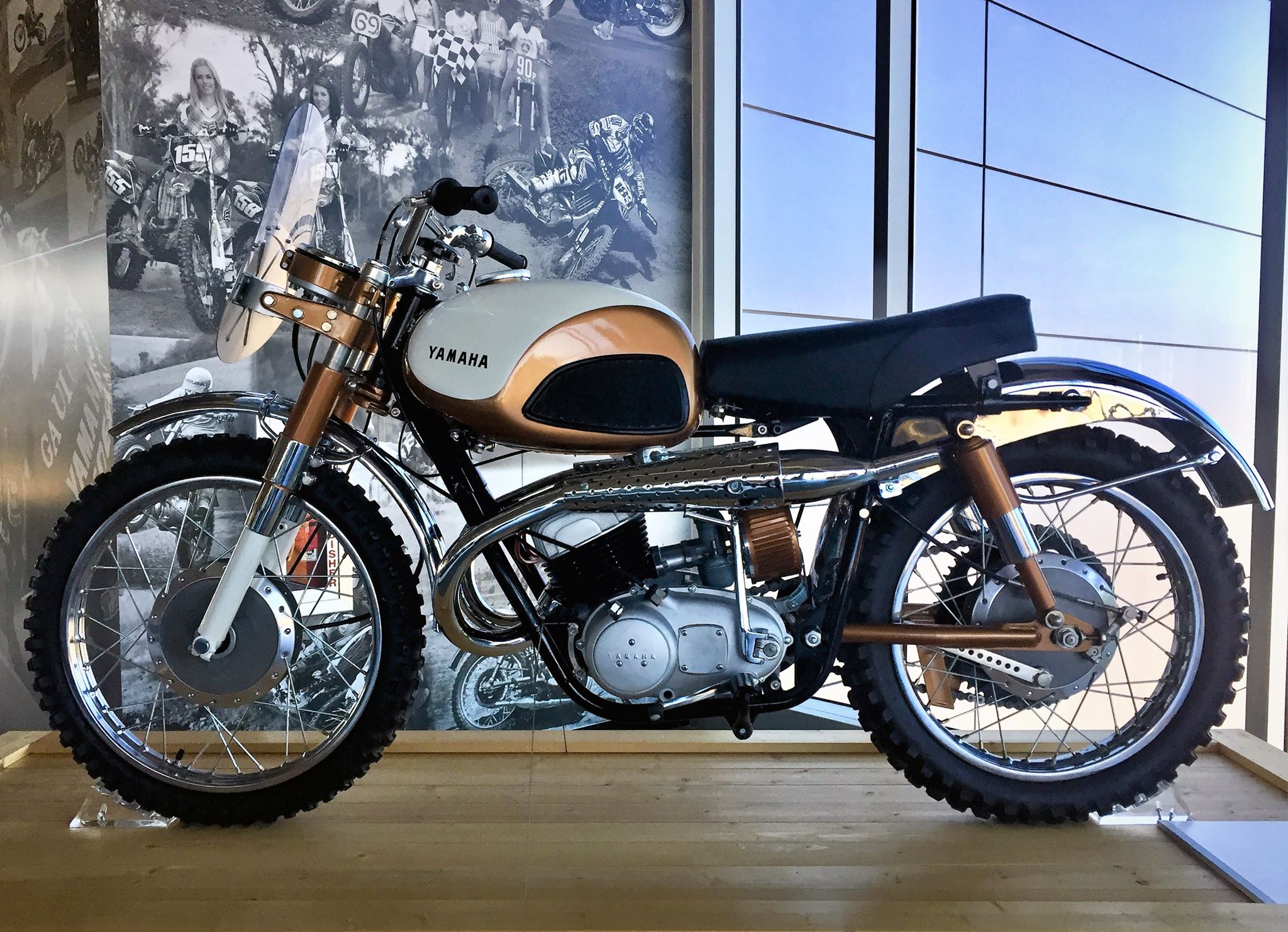 オートバイ・バイク Mr. Hobby 1/12 Yamaha YDS1 Clubman Racer オートバイ・バイク Mr. Hobby 1/12 Yamaha YDS1 Clubman Racer
