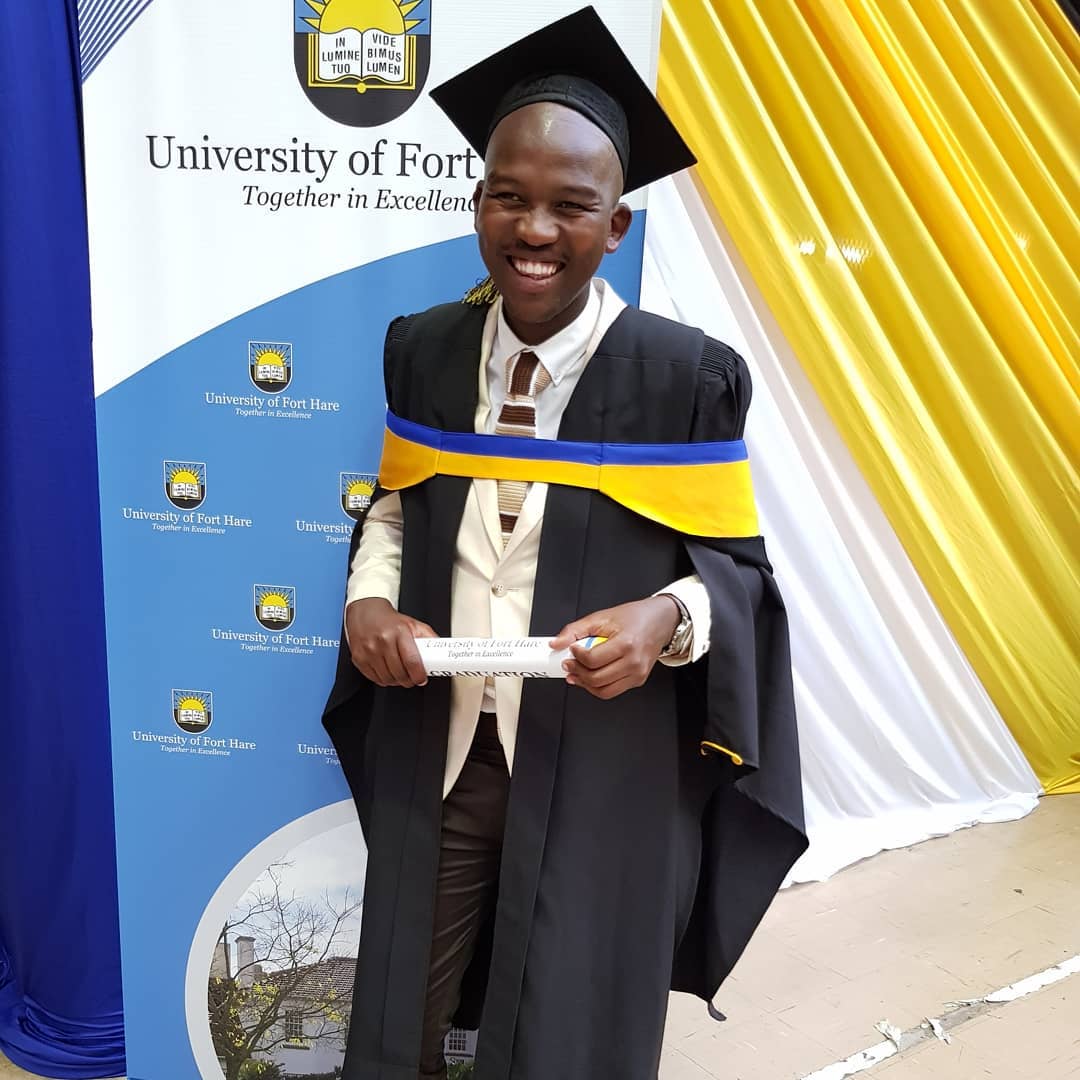 MAY GRADUATIONS 2019 It was a moment of pride and celebration as these Former SRC Members were graduation today: ▪︎Residence Officer: Aphelele Ngweventsha ▪︎SRC Treasurer: Aphiwe Mphompo ▪︎SRC President: Sibahle Belu #UFHGraduation2019 #