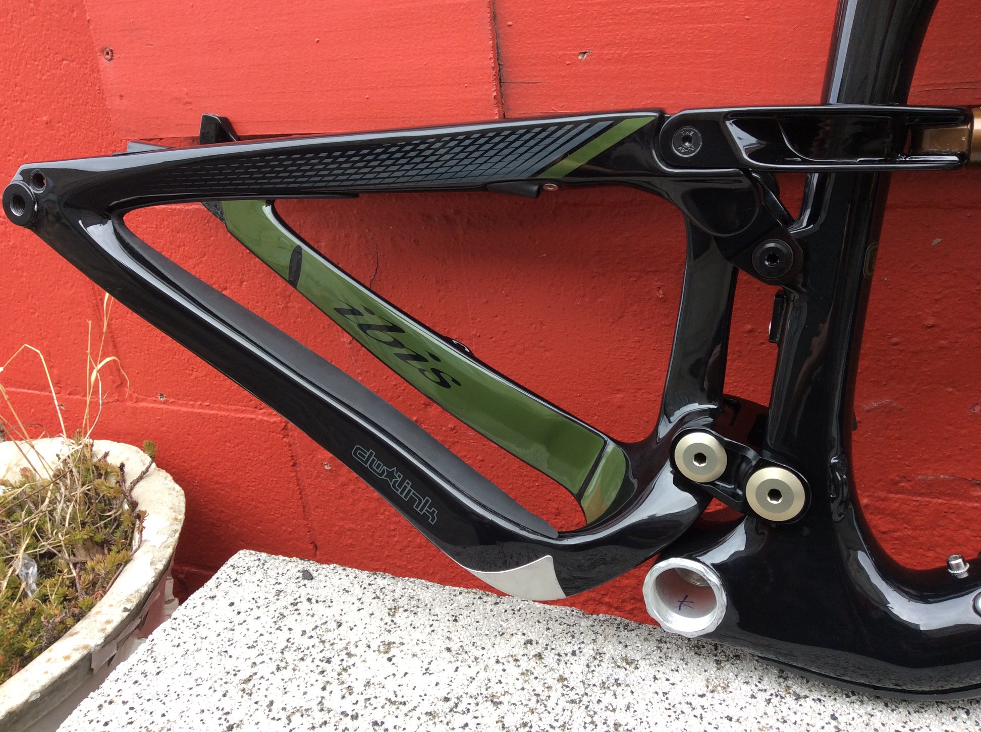 Tryon Bike - A shiny new Ibis Mojo 3 just showed up, check...