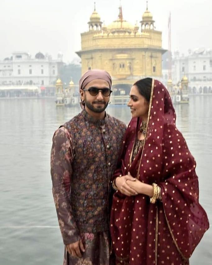 deepika padukone golden temple dress Divine! Ranveer Singh and pose together at the in Amritsar deepika padukone suit
