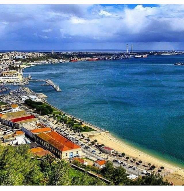 Baía de Setúbal Pertence ao restrito... - TURISTA ACIDENTAL