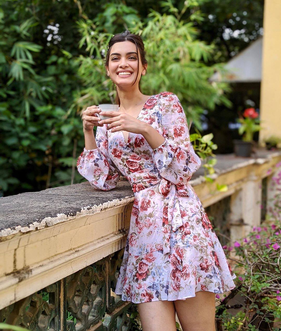 diana penty cocktail dress GRAZIA Films Size:XL - 42 child-sizes Women's Medical Scrub Dress