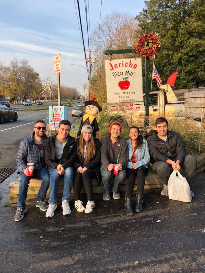 The Long Island crew enjoying... - University of Miami Hillel