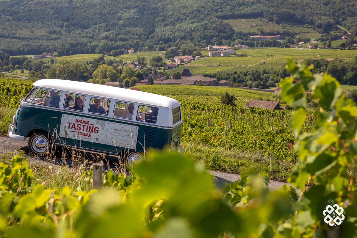 Auvergne-Rhône-Alpes Tourisme - Wine tasting Truck - Château de ...