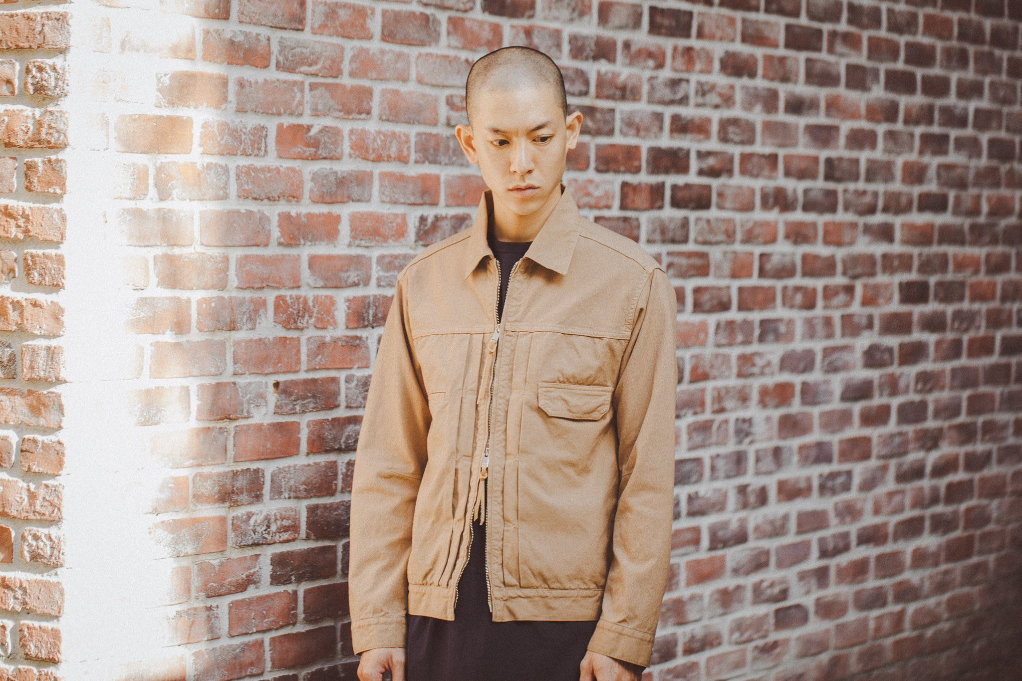 nonnative WORKER JACKET COTTON OXFORD OVERDYED 簡約注重剪裁的版型 