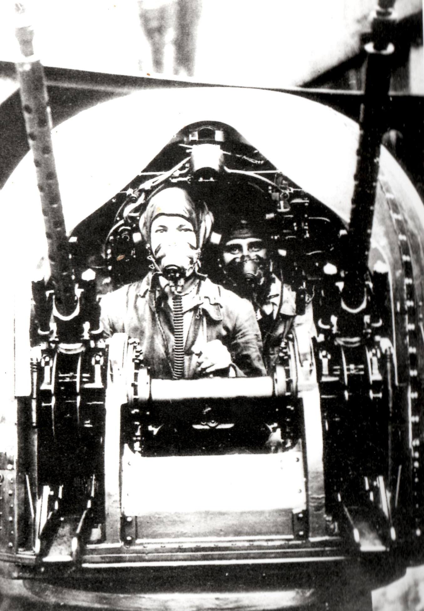 Grimsby - Photograph of a twin gun turret manufactured by Rose Brothers ...