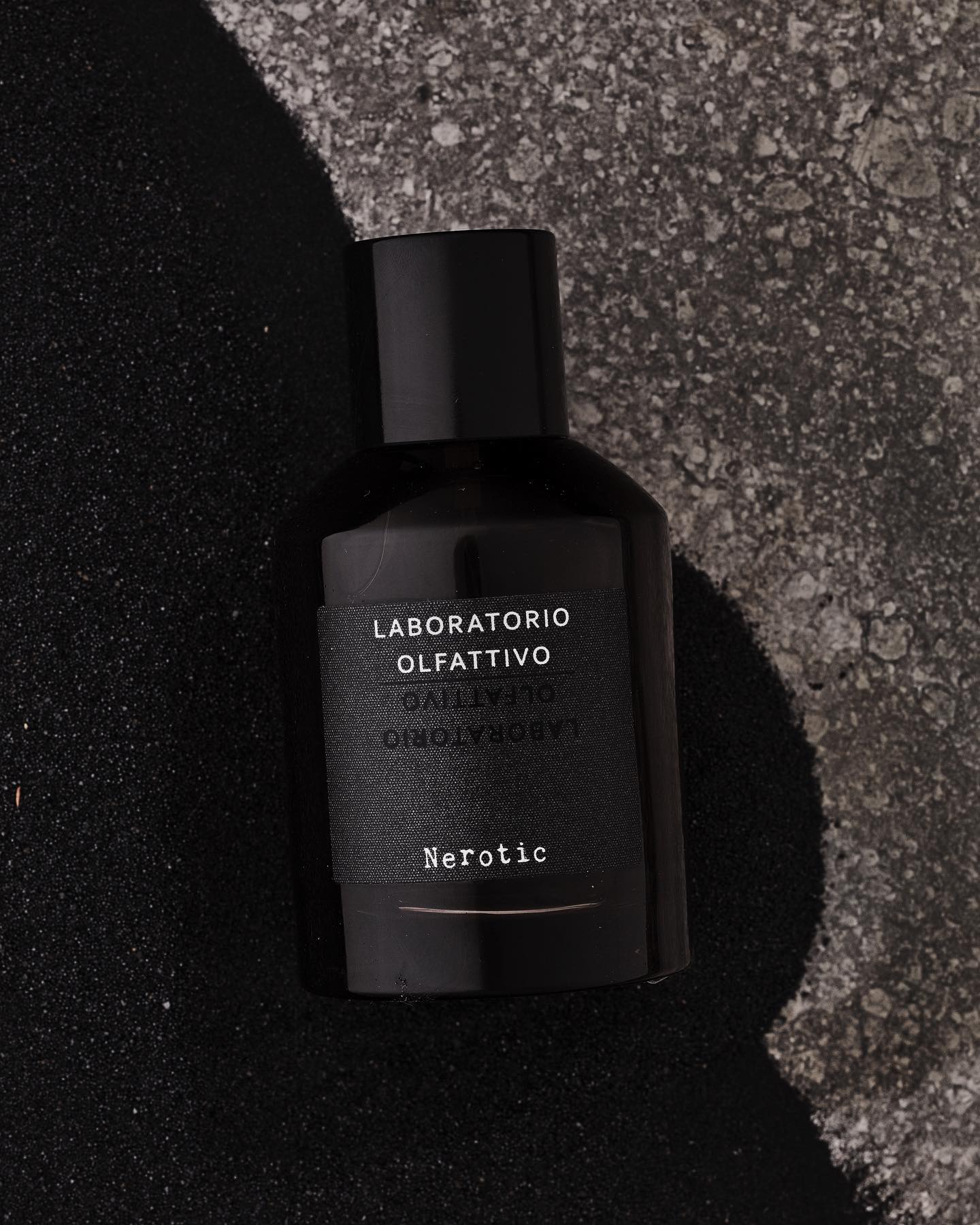 Working - Smokey, heavy and herbal. Nerotic by Laboratorio 