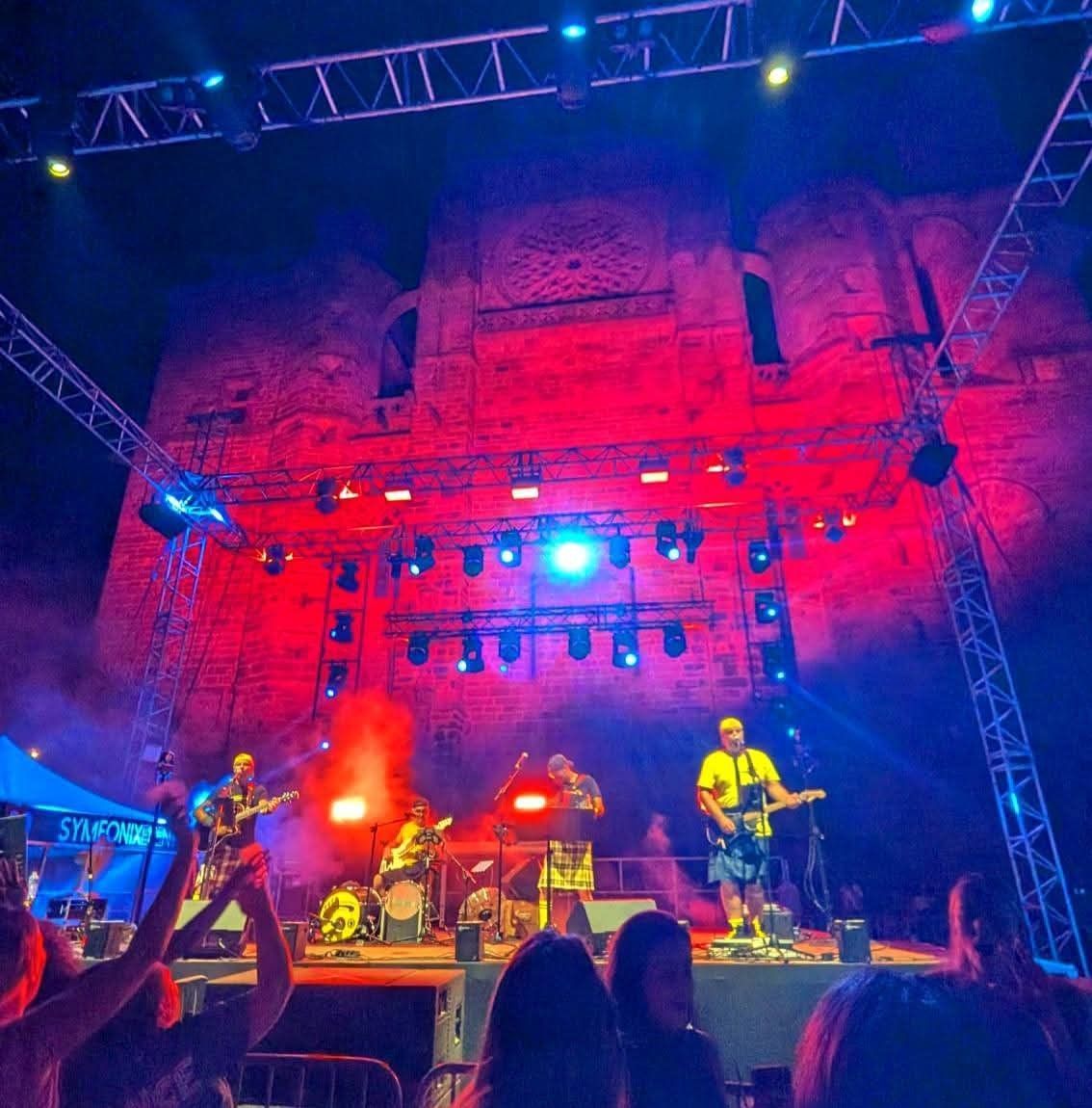 Prochain rendez-vous 🤟🤟🤟🤟 | On naît pas bon mais on s'marre