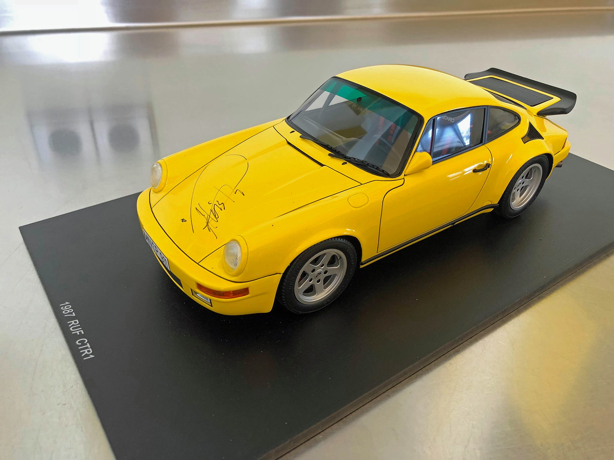NEW IN THE RUF SHOP: RUF CTR model 1:18 with Alois Ruf signature