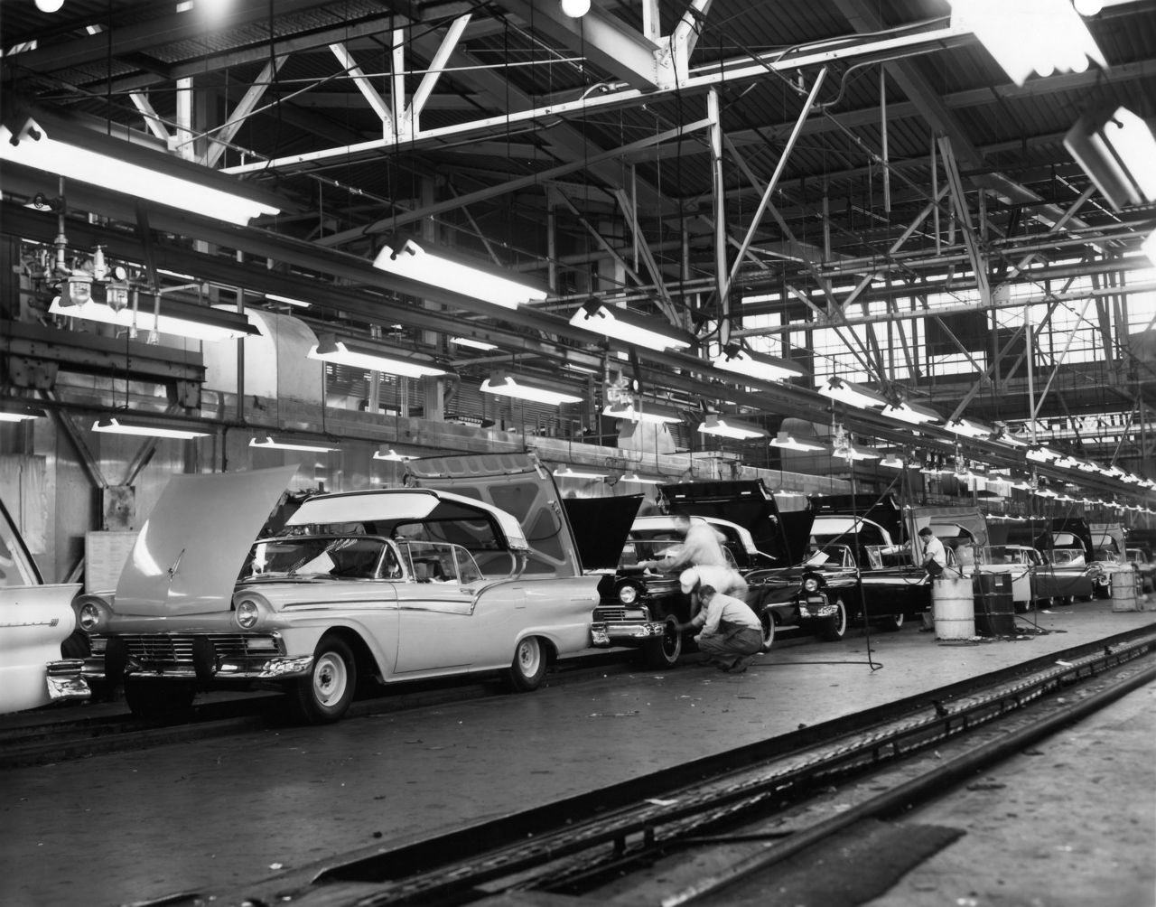 UAW LOCAL 2000 - THROWBACK THURSDAY - ASSEMBLY LINE 1957... | Facebook