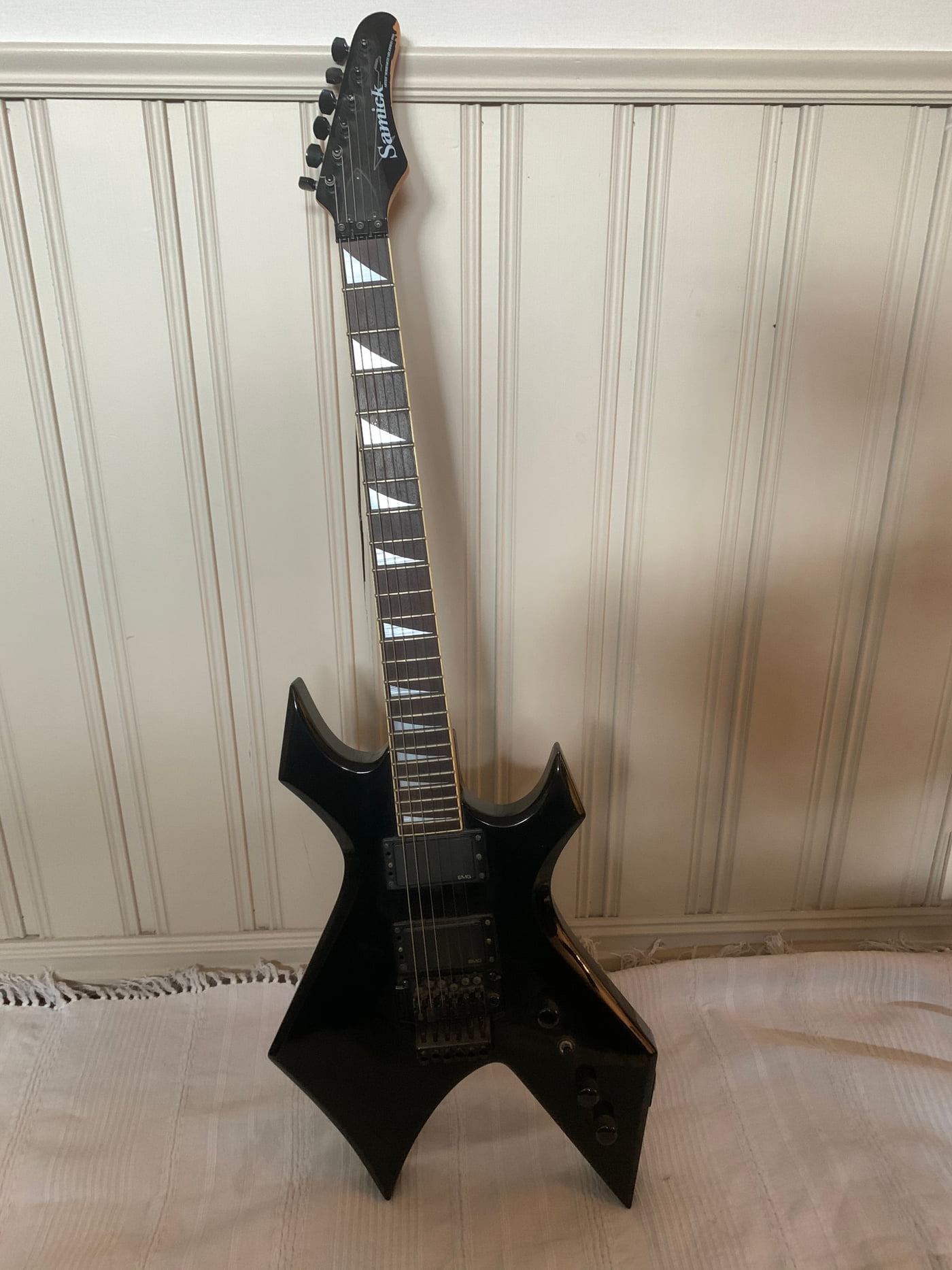 What year is a Samick Warlock guitar with serial number starting