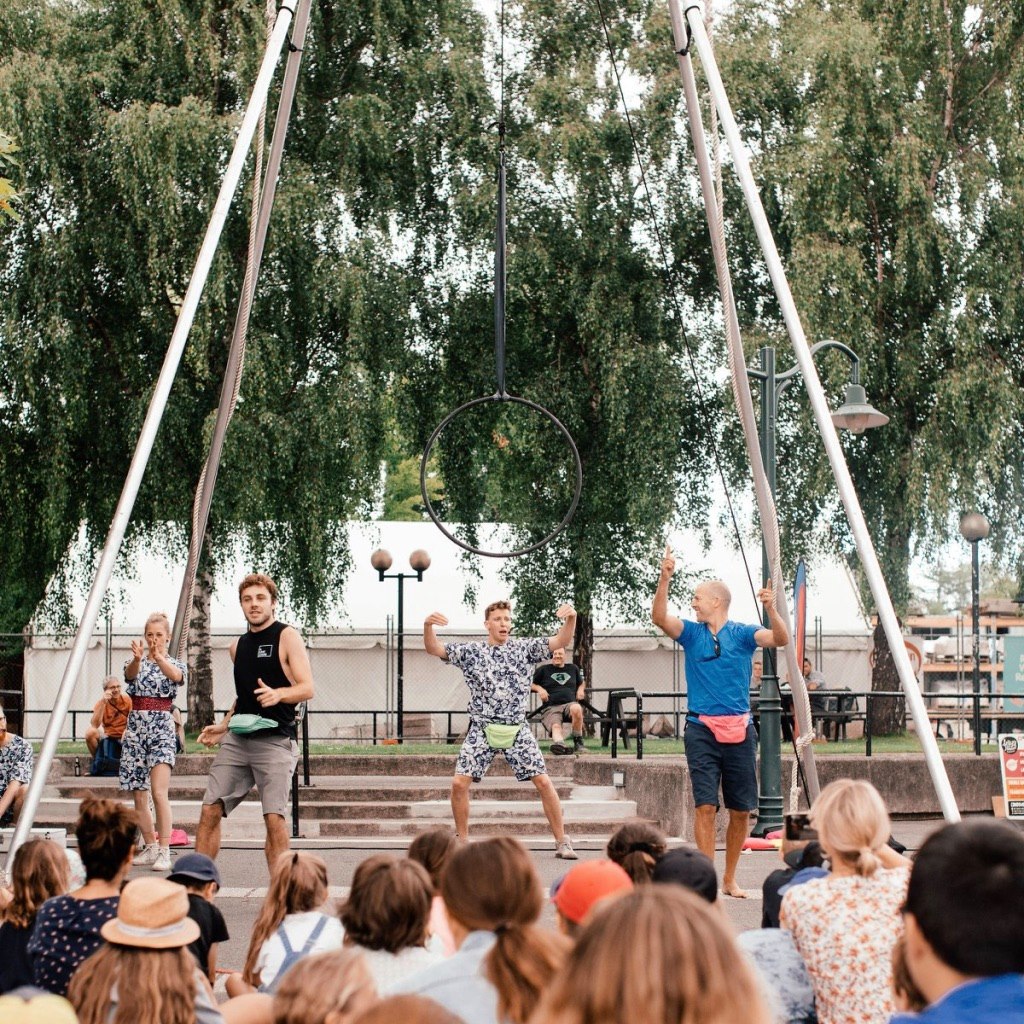 Adgraphix - We're presenting the Market Square Busking...