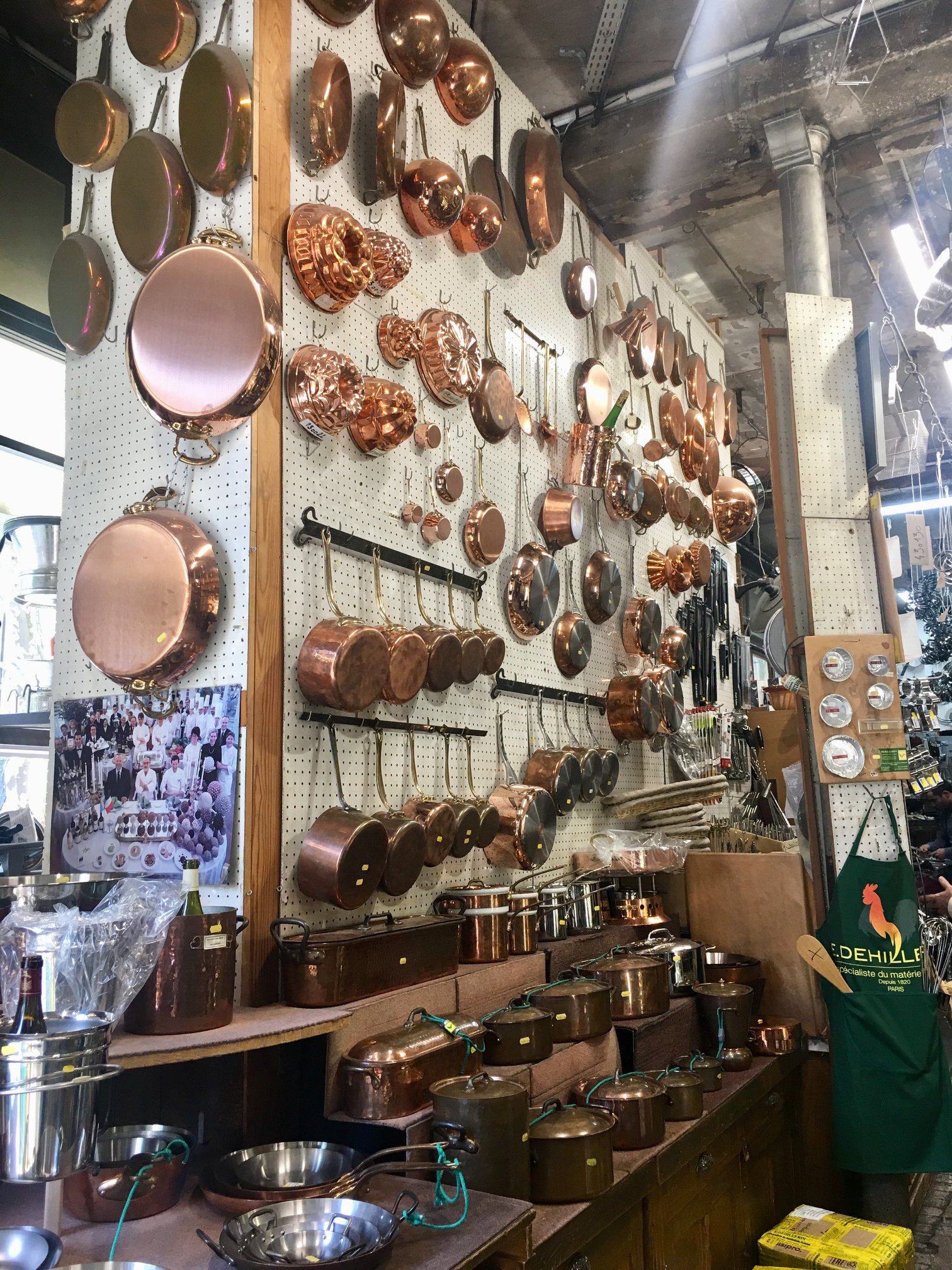𝗘. 𝗗𝗲𝗵𝗶𝗹𝗹𝗲𝗿𝗶𝗻 is a famous cookware store in Paris