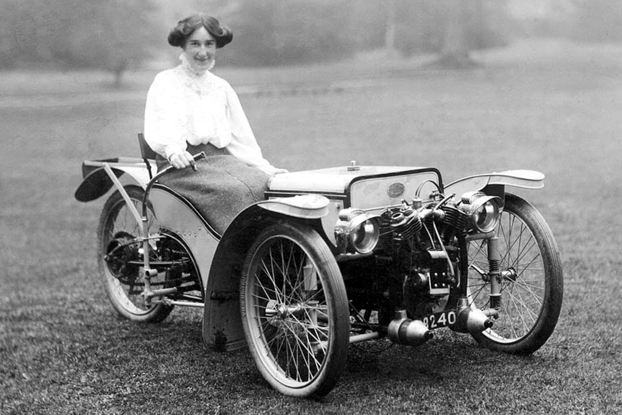 洋書 Completely Morgan Three Wheelers 1910 Morgan three-wheeler cyclecar production began in 1910