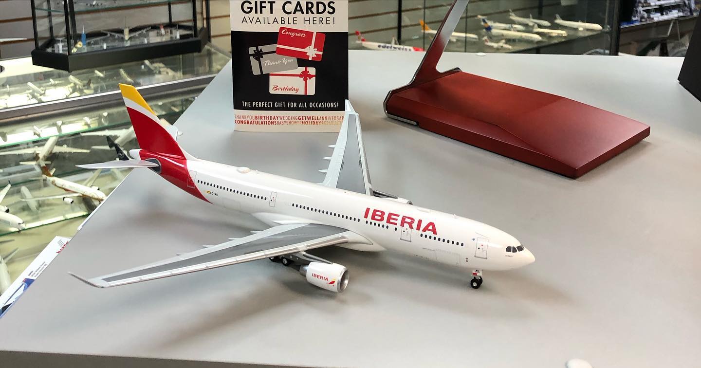Herpa Airbus Iberia Modèle Réduit 613064, Maquette à Clipser Sans Colle, 1:200, Multicolore