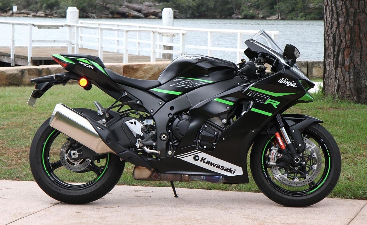 🔥 THE NINJA THAT STILL STRIKES FEAR. 🔥 Some motorcycles earn