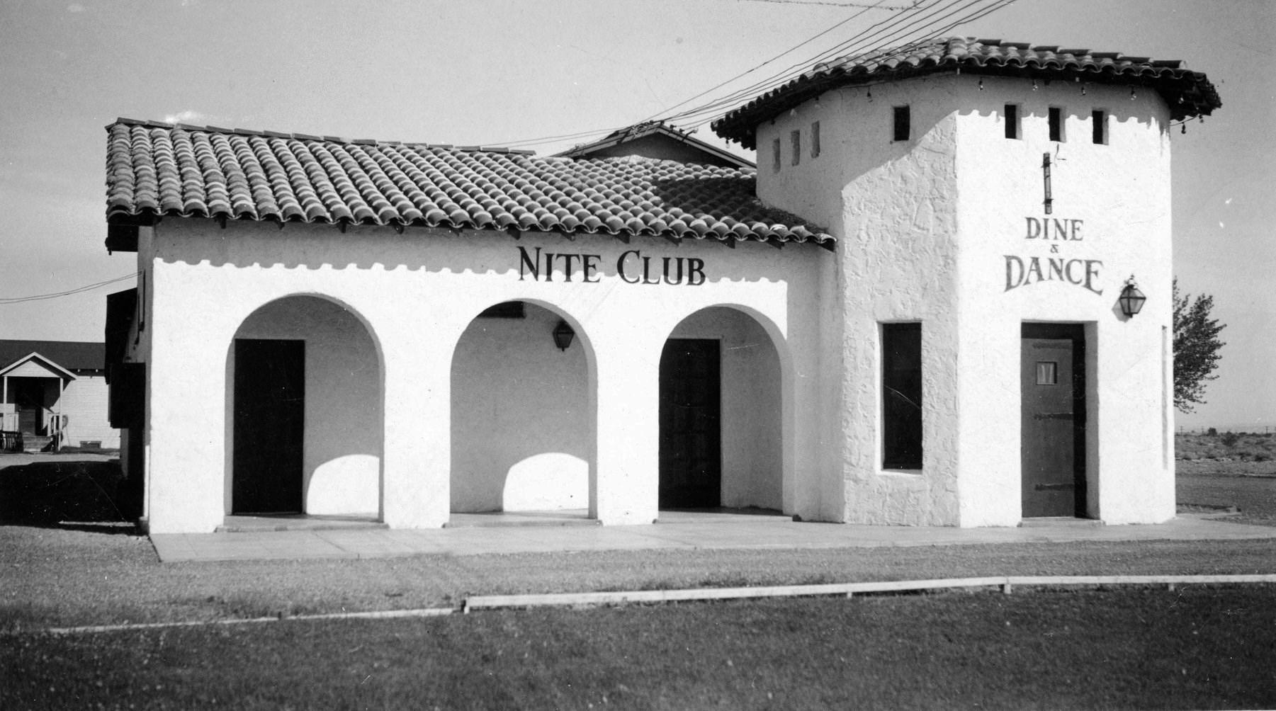 Las Vegas Club オールドデック First Las Vegas Strip nightclub, Pair-O-Dice, opens in 1931