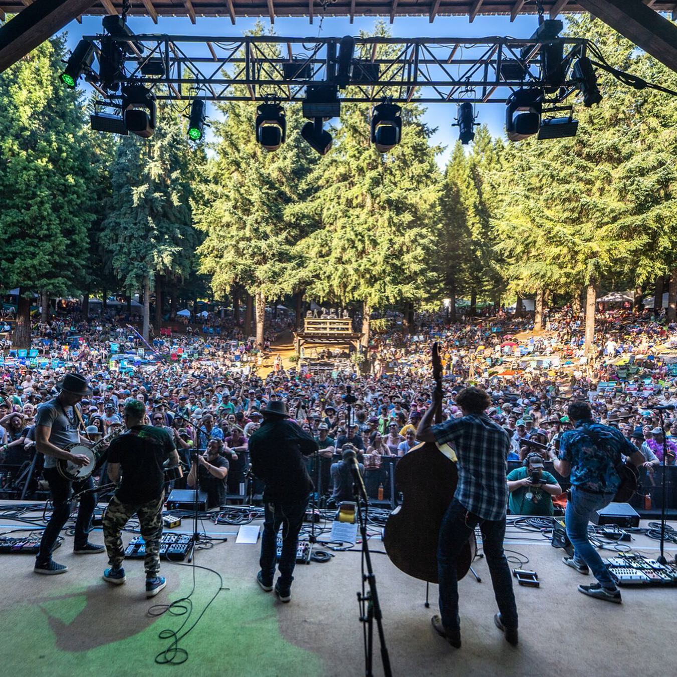 The full Northwest String... - The Infamous Stringdusters | Facebook