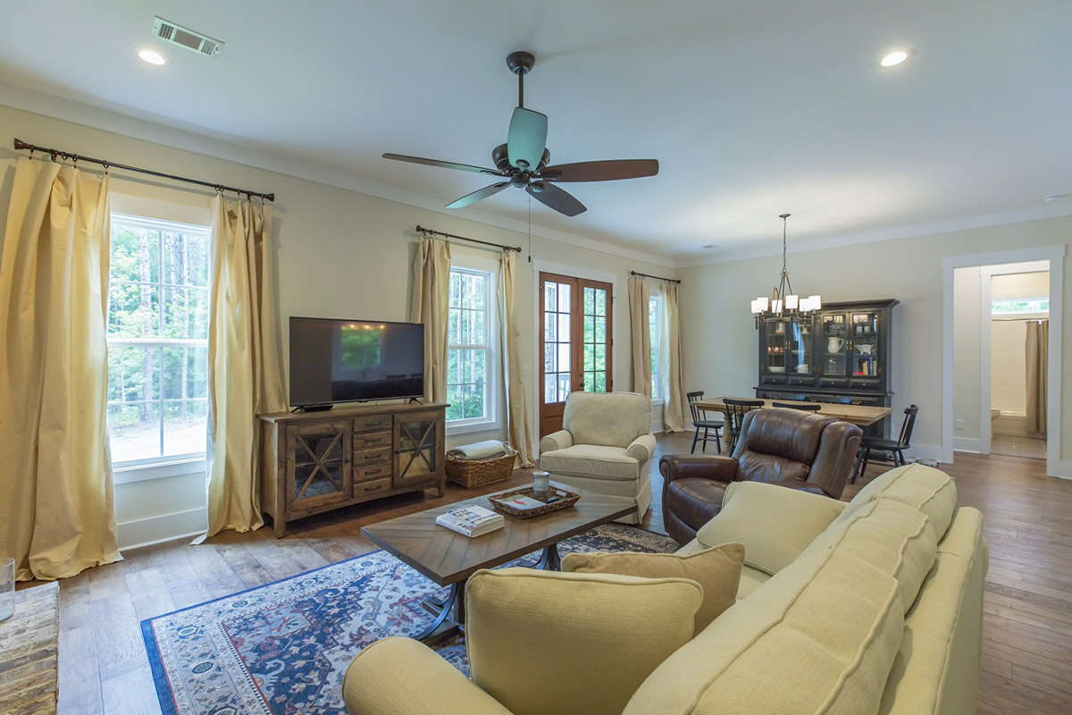 America's Best House Plans - Delivering 1,631 sq. ft., Plan 1070-00298 ...