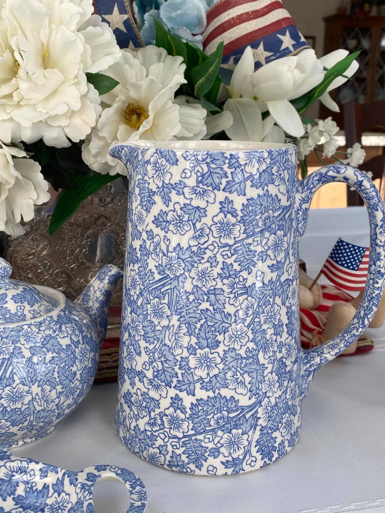 tricolore Blue RED White 花瓶 It's red, white, and blue, like the French 