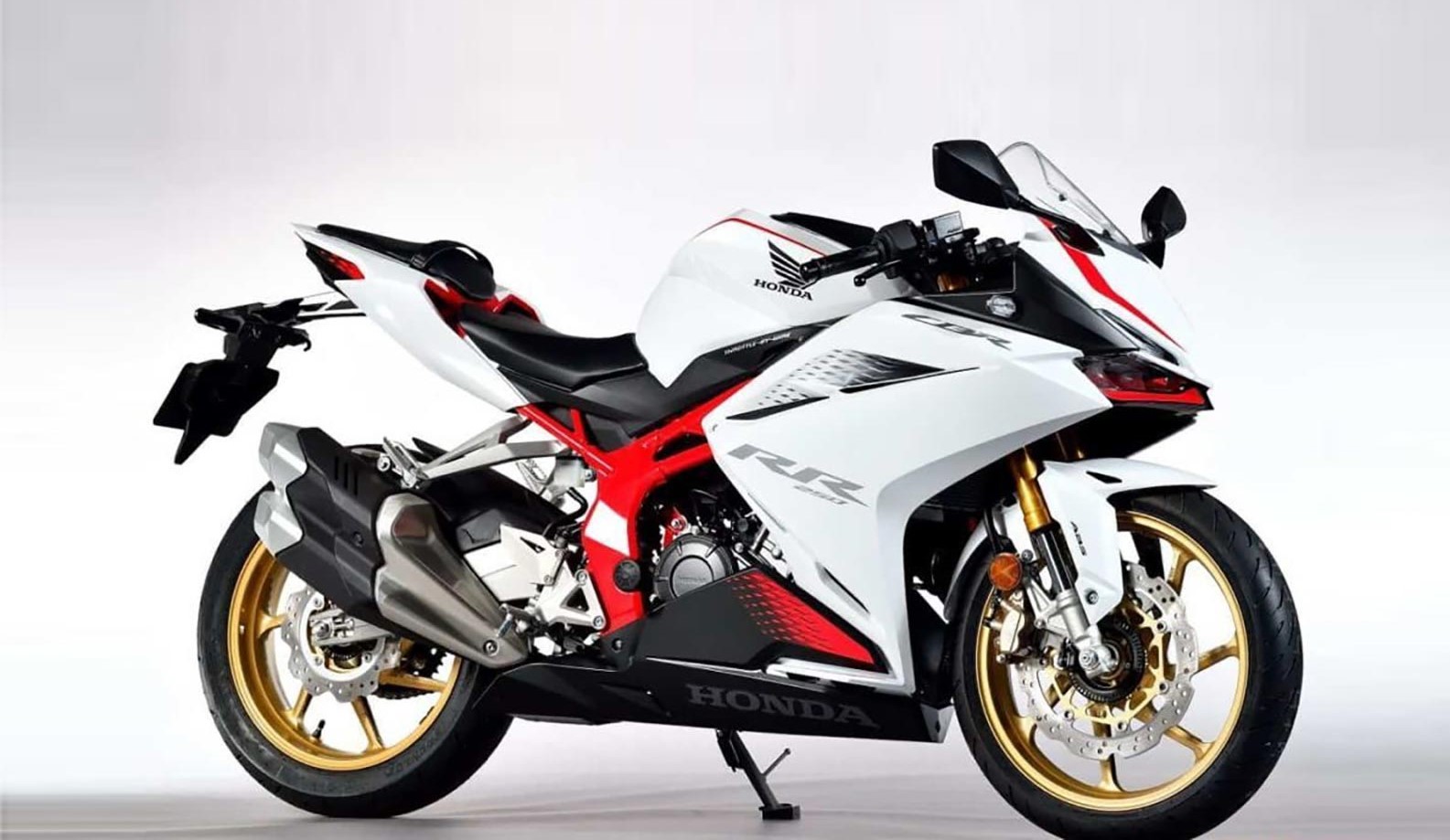 Kawasaki Ninja ZX-25R or Honda CBR250RR Both are getting a touch