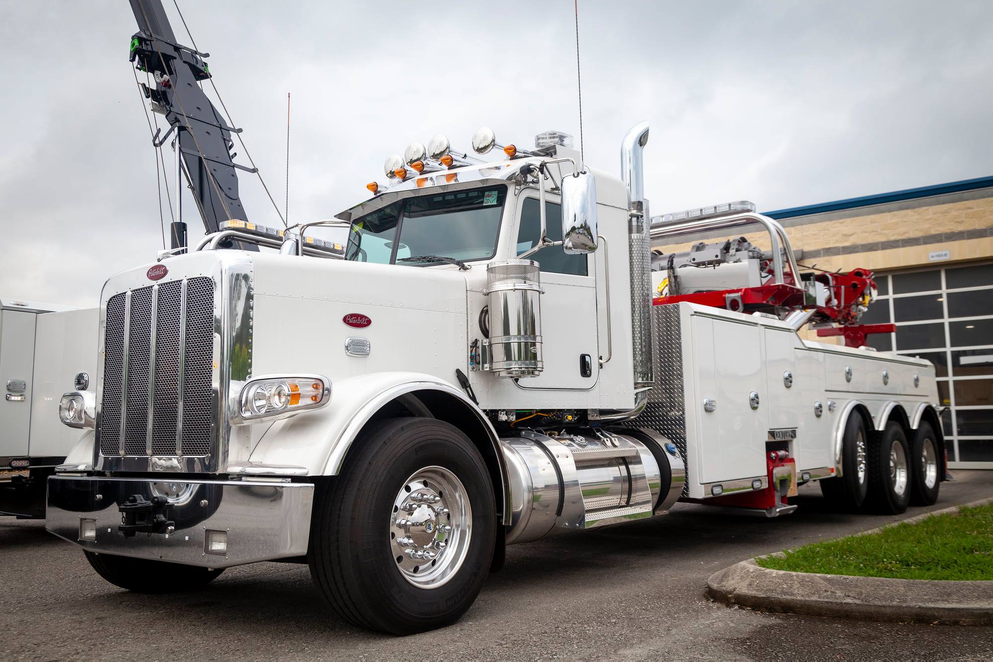 Miller - Century 1150 on a Peterbilt 389 | Facebook
