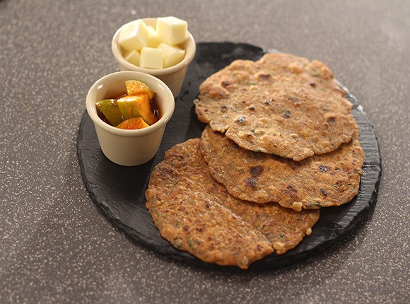 Sanjeev Kapoor - Bajra Mooli Roti - With the winters...