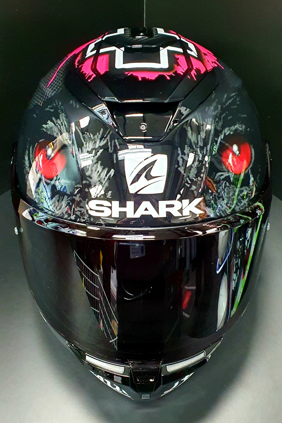 This stunning Shark Spartan GT Carbon, Scott Redding replica has