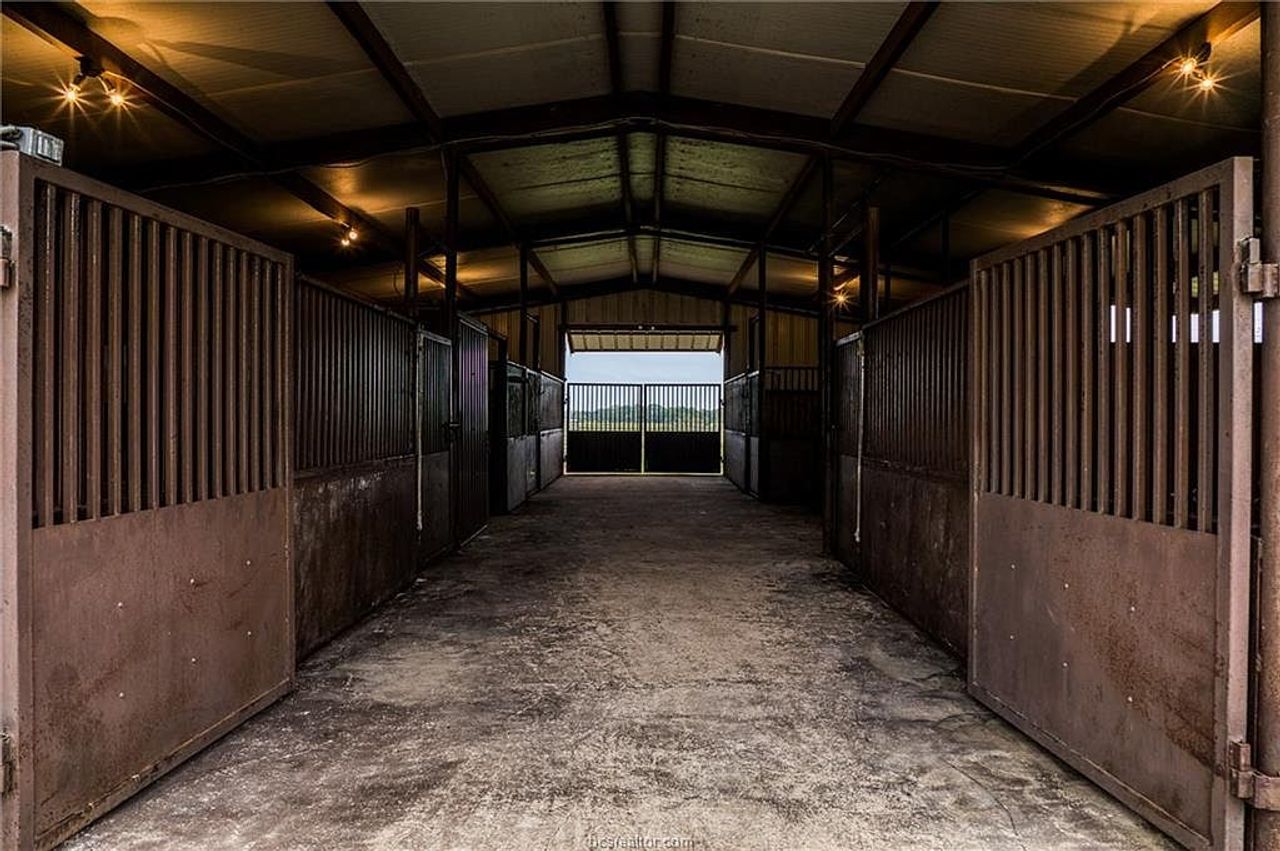 Tx Horse Properties - FISHER EQUESTRIAN RANCH, 17.3 ACRES, 3/3 HOME, 2 ...
