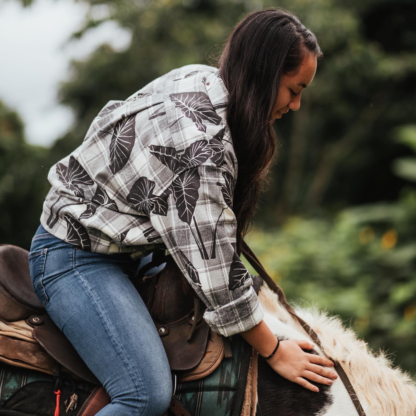 COMFORT CLOTH . A flannel shirt is a favorite. Itʻs almost 